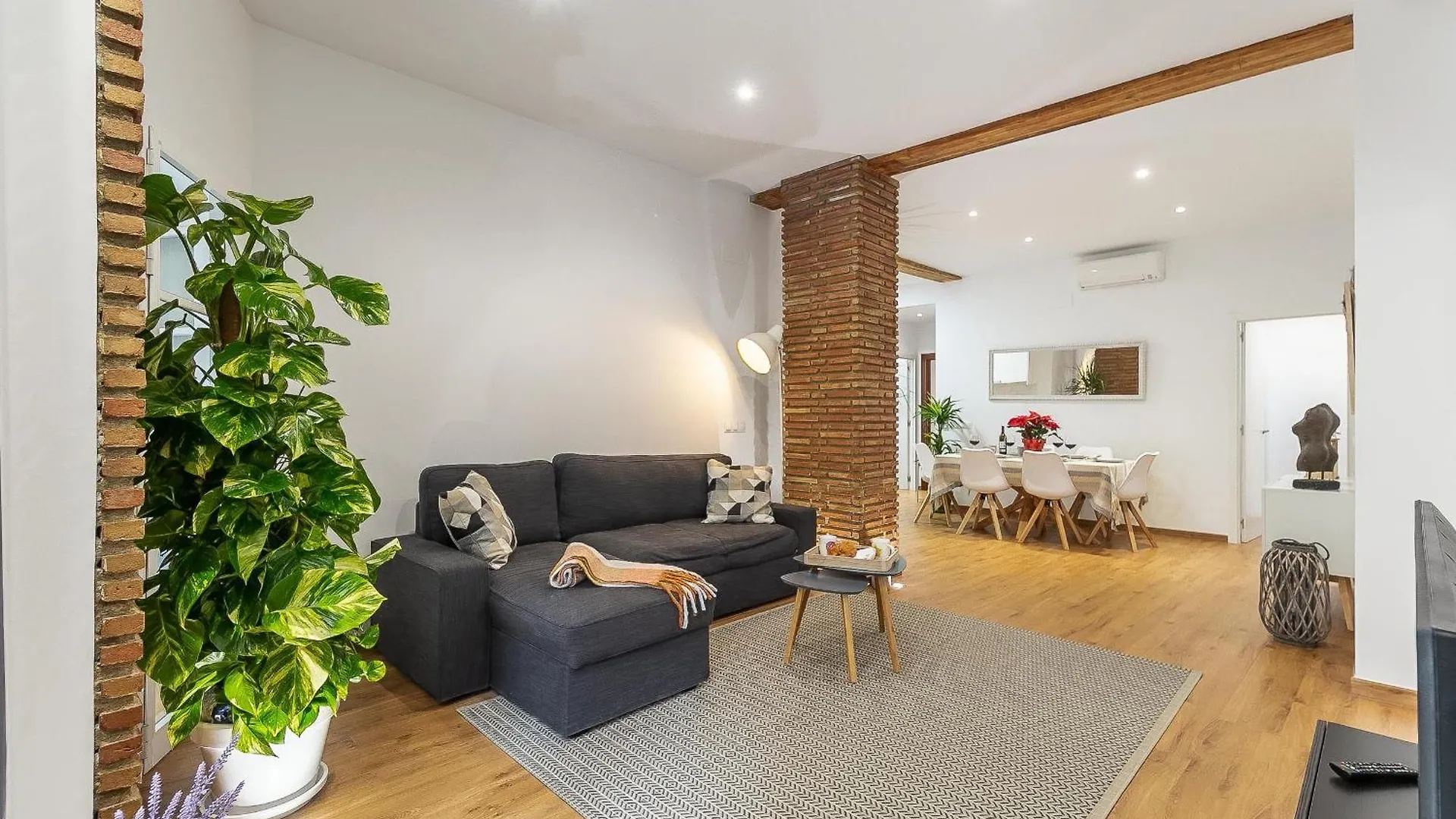 Exclusive Luxury Stay At Plaza Uncibay, Malaga Center 0*,